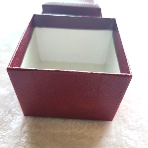 Jewlery case with gift box only - Picture 5 of 8